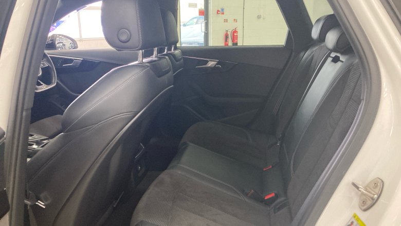 Audi A4 35 TDI Black Edition 5dr S Tronic Diesel Estate